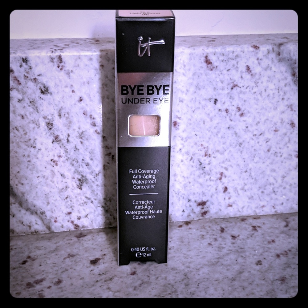 Bye bye under eye light natural